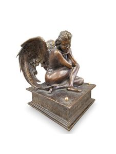 Urn for ashes ‘Angel of Comfort’ in various colours