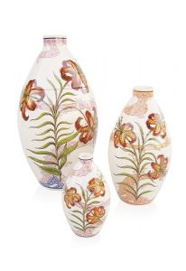 Hand painted urn Lily