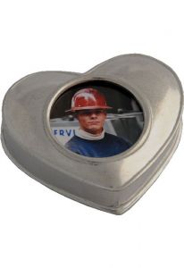 Pewter heart keepsake compartment for photo