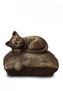 Pet cremation ashes urn