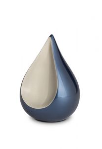 Teardrop keepsake urn